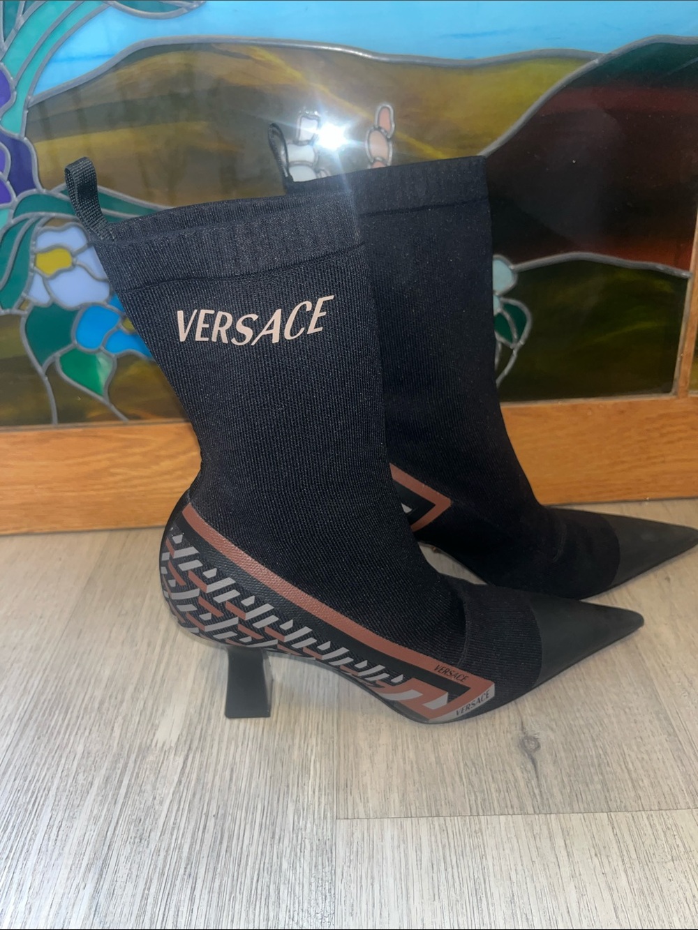 Versace - Picture 2 of 15